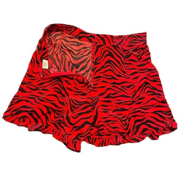 Sunday BEST Aritzia Gemma ruffle zebra print shorts - Picture 5 of 8